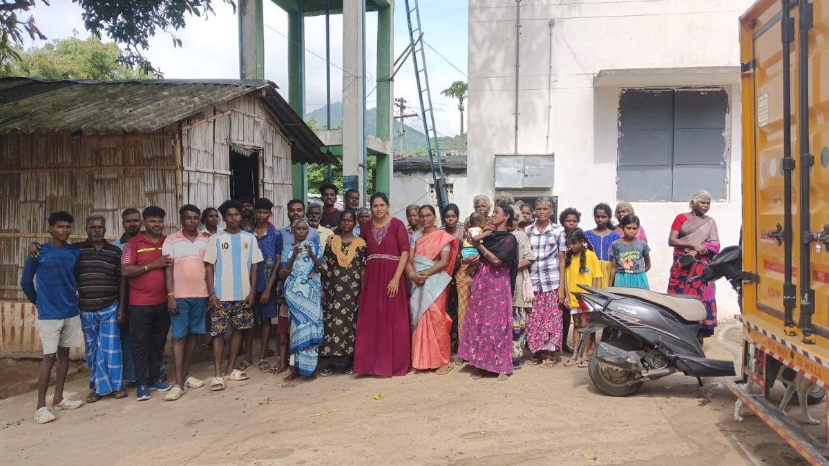 அமைச்சர் விக்னேஷ் பிறந்தநாள் விழா: மாணவர்களுக்கு இனிப்பு, நோட்டு புத்தகங்கள் வழங்கி கொண்டாட்டம்!