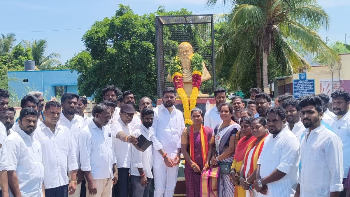 பட்டணம் சமத்துவபுரத்தில் பெரியார் சிலைக்கு மரியாதை: மயிலம் தொகுதியில் தவெகவினர் புகழ் வணக்கம்.