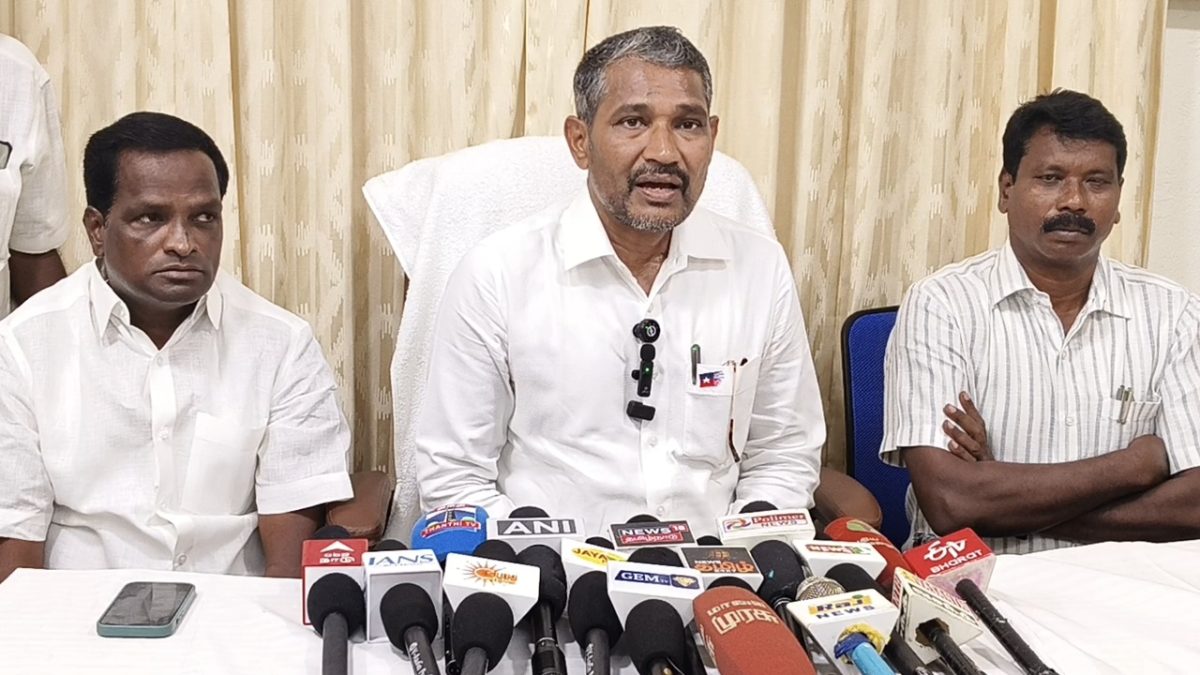 வெளிநாட்டில் படிக்கும் மாணவர் பாரதிதாசனுக்கு முழு உதவி: “ஆராய்ச்சி முடித்து வர வேண்டும் என்பதே எங்கள் விருப்பம்” – அமைச்சர் வன்னியரசு.