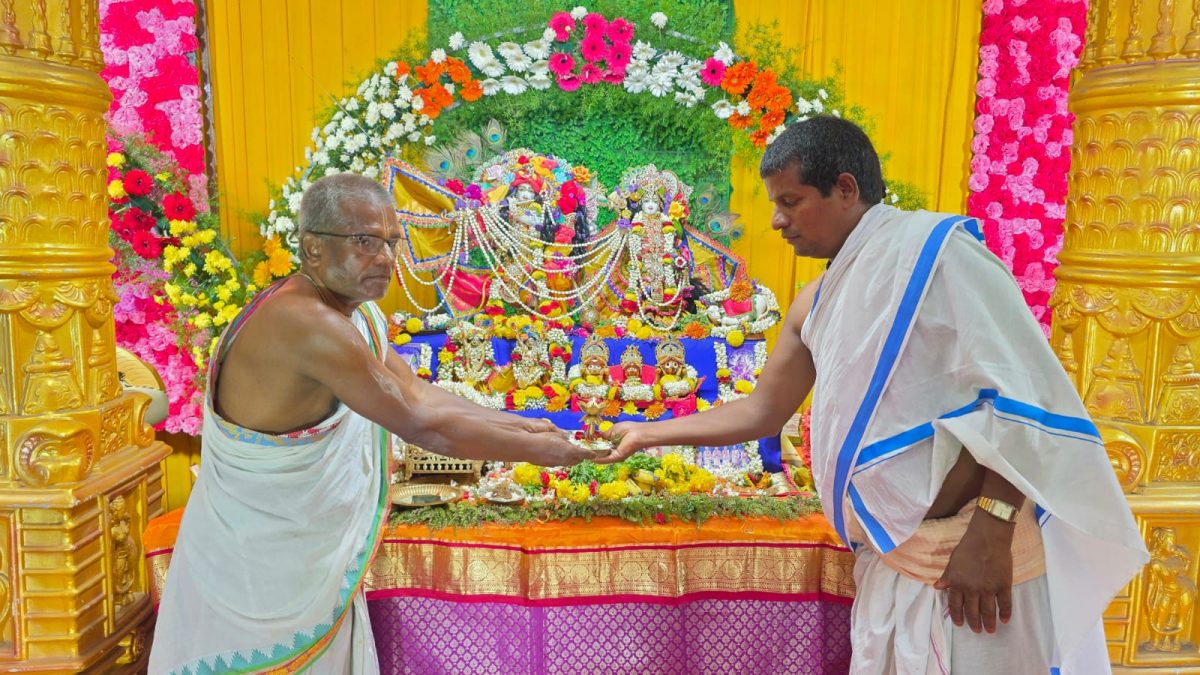 காவேரிப்பட்டினத்தில் அகில உலக கிருஷ்ண பக்தி (இஸ்கான்) இயக்கத்தின் சார்பில் கிருஷ்ண ஜெயந்தியை முன்னிட்டு ஸ்ரீ கிருஷ்ண ஜன்மாஷ்டமி திருவிழா சிறப்பாக நடைபெற்றது*