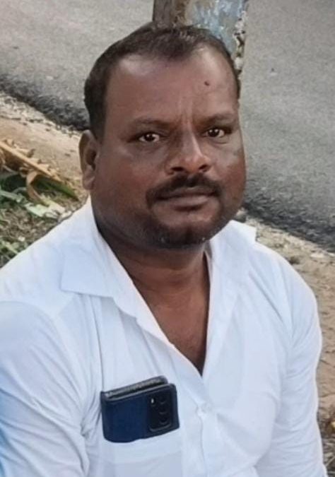 தருமபுரியில் பயங்கர விபத்து: ரயில்வே மேம்பாலத்தில் பைக்குகள் நேருக்கு நேர் மோதல் – ஒருவர் பலி, 3 பேர் படுகாயம்.