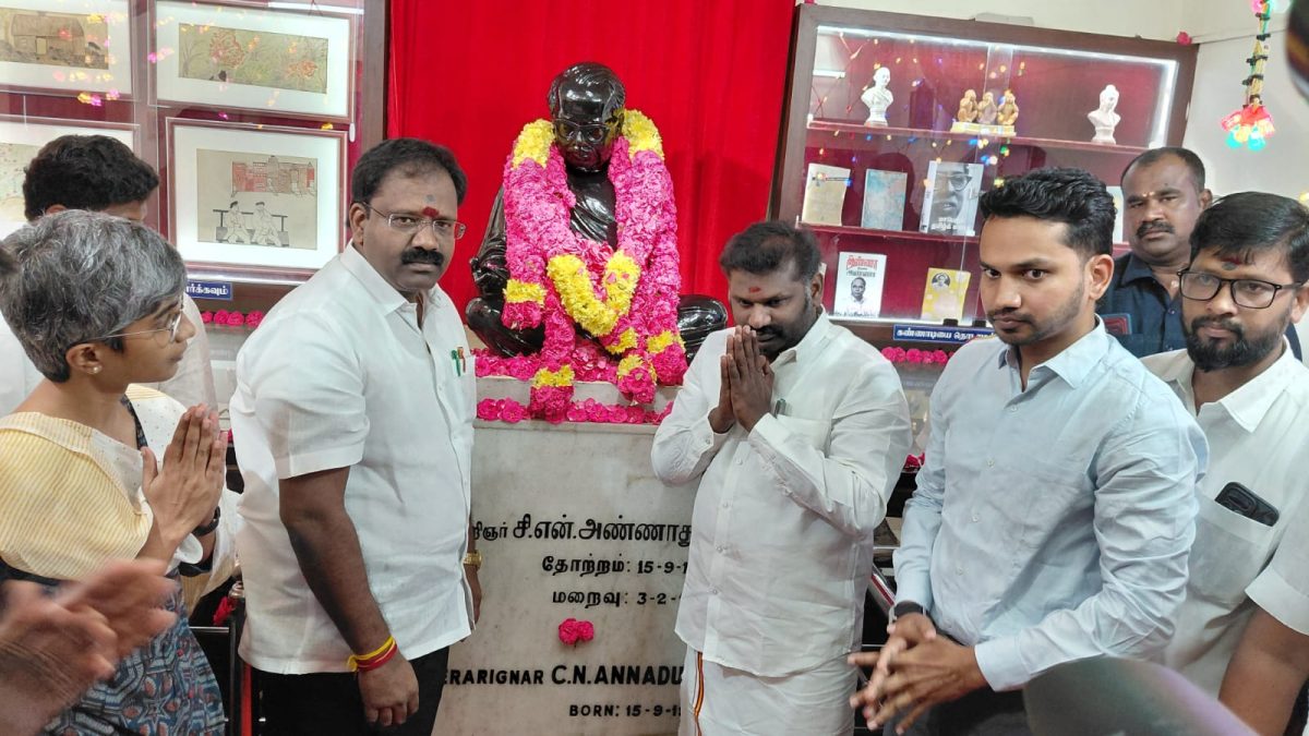 அண்ணா பிறந்தநாள்: சின்ன காஞ்சிபுரத்தில் தவெக, அதிமுக, திமுக மரியாதை!