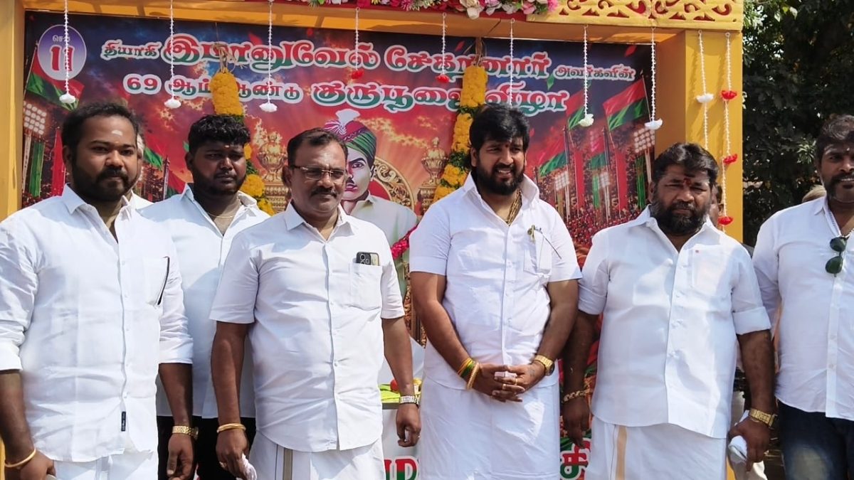 பழனி அருகே இம்மானுவேல் சேகரனார் குருபூஜை: அரசியல் கட்சியினர் மலர் அஞ்சலி.