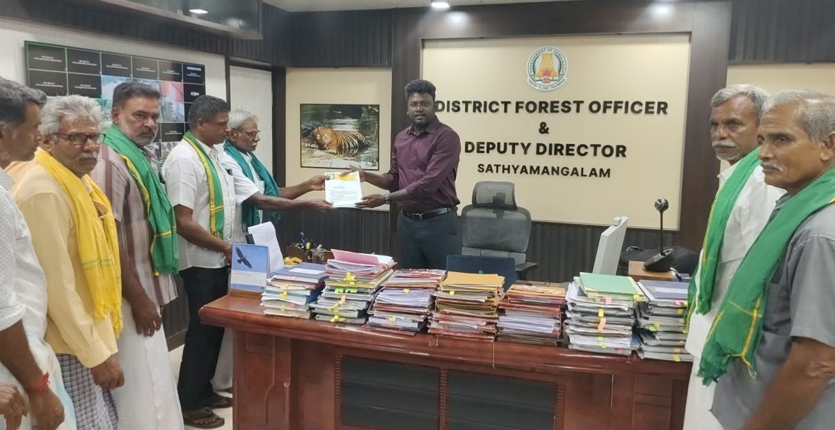 சத்தியமங்கலம் அருகே விவசாய நிலங்களுக்குள் புகும் காட்டு யானைகள்: நஷ்டஈடு வழங்க விவசாயிகள் கோரிக்கை.