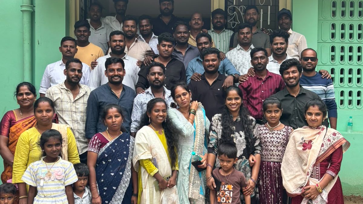பள்ளிப் பருவ நினைவுகளை பகிர்ந்து கொண்ட முன்னாள் மாணவர்கள்! ஆலப்பட்டி அரசு மேல்நிலைப்பள்ளியில் சந்திப்பு விழா.