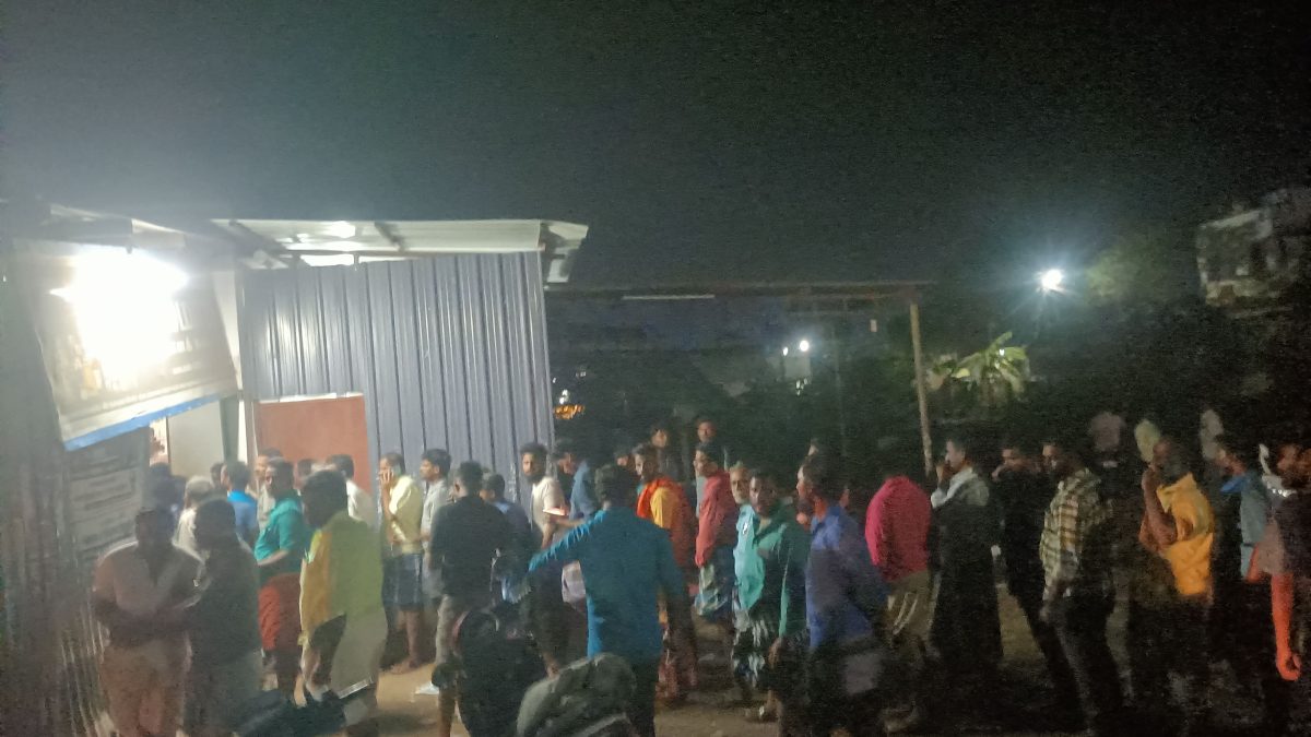 விநாயகர் சதுர்த்தி முடிந்ததும் வத்தலகுண்டு டாஸ்மாக் கடைகளில் அலைமோதிய கூட்டம்!