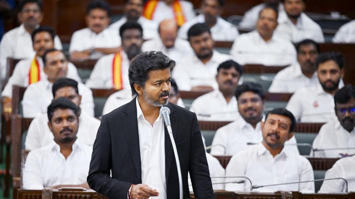 “ஆபாச நதியும், வன்ம நதியும் ஓடுகிறது”..! சட்டப்பேரவையில் முதல்வர் விஜய் ஆவேசம்