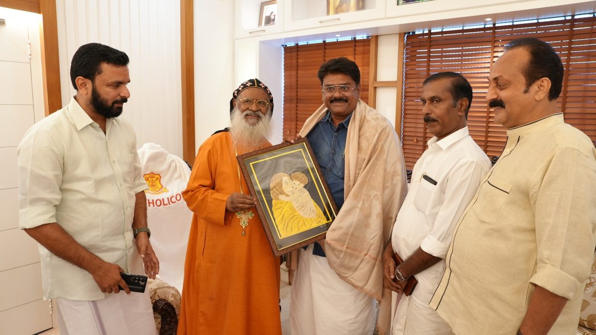 லங்கரா சபையின் தலைமையகமான தேவலோகம் கத்தோலிக்கேட் அரமனை பாவாவை சந்தித்த அரசு தலைமை கொறடா அபு ஜான் ஜோசப்.