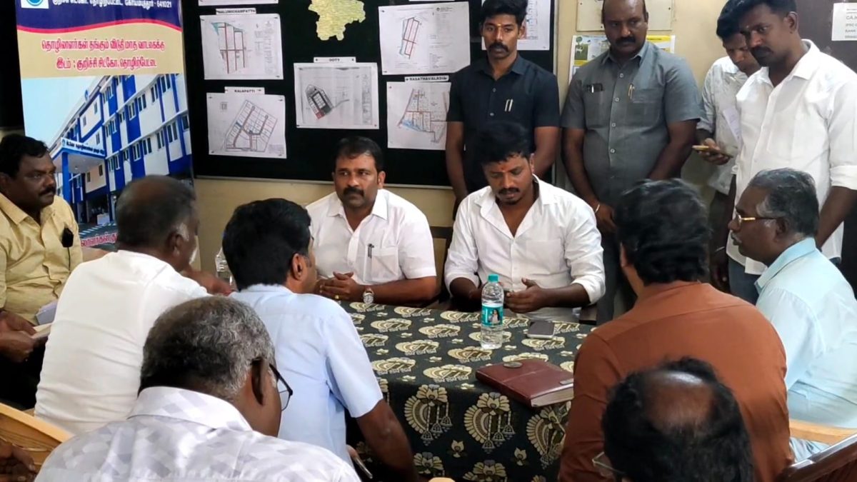 கோவை சிட்கோ தொழிற்பேட்டையில் இருசக்கர வாகனத்தில் சென்று ஆய்வு செய்த அமைச்சர்கள்!