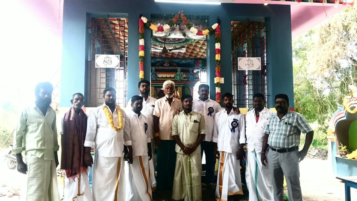 புனித நீர் ஊற்றப்பட்ட கோபுர கலசம்… அறிவேளூர் நல்லமுத்து மாரியம்மன் கோவில் கும்பாபிஷேகத்தில் திரண்ட பக்தர்கள்!