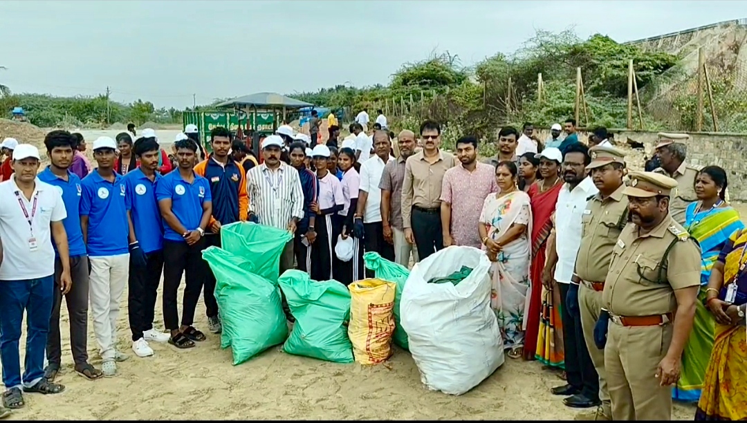 தரங்கம்பாடி கடற்கரையில் 750 கிலோ குப்பைகள் அகற்றம்!