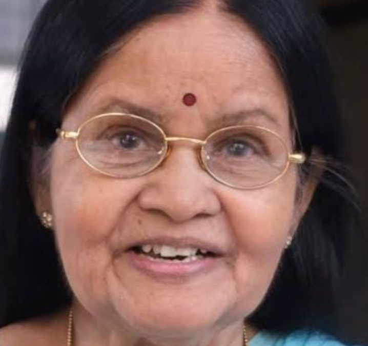 ‘சுடானி ஃப்ரம் நைஜீரியா’ பட நடிகை சாவித்ரி ஸ்ரீதரன் காலமானார்.