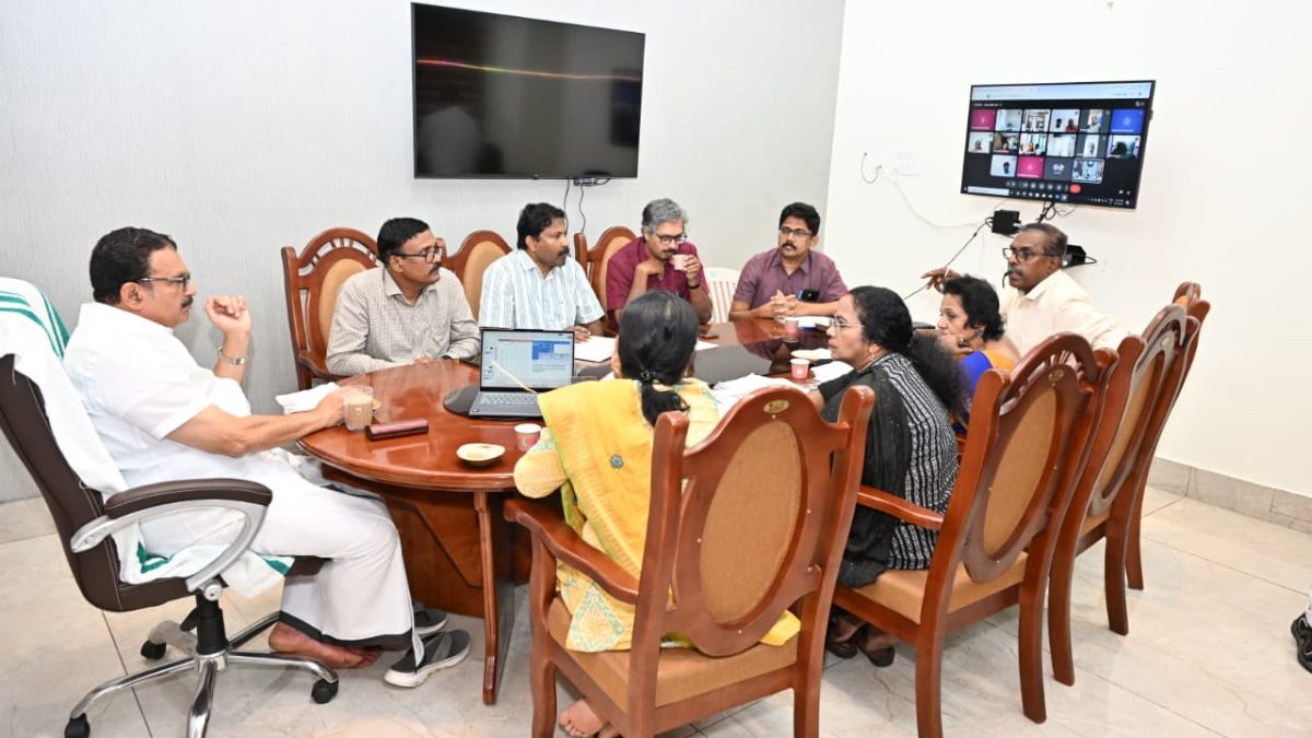 டெங்கு, சிக்குன்குனியா தடுப்புக்கு மாவட்ட அளவில் புதிய ஒருங்கிணைப்புக் குழு: கேரள சுகாதாரத்துறை நடவடிக்கை.