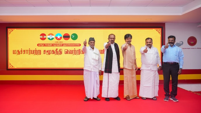 TVK தலைமையிலான கூட்டணிக்கு புதிய பெயர் – “மதச்சார்பற்ற சமூகநீதி வெற்றி கூட்டணி”!