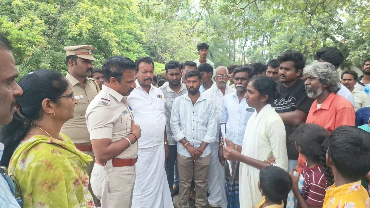 முதலாளியின் குடும்பத் தகராறில் சிக்கிய பட்டியலின இளைஞர்? சூளகிரியில் தாக்குதல்; நீதி கேட்டு டிஎஸ்பி அலுவலகம் முற்றுகை.