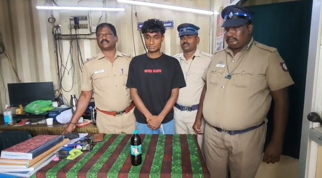 ஓசூரில் ரூ.13 லட்சம் மதிப்புள்ள ஹாஷிஷ் ஆயில் பறிமுதல்: கல்லூரி மாணவர் கைது!