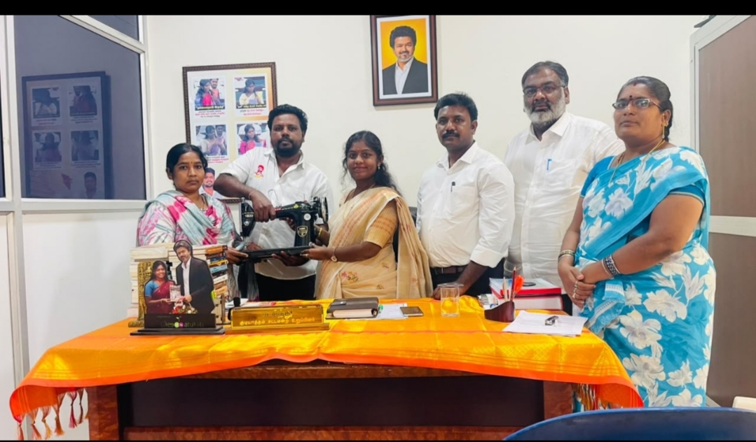 கணவரை இழந்து தவித்த பெண்ணுக்கு தையல் இயந்திரம் – குடியாத்தம் எம்.எல்.ஏ. கே. சிந்து உதவிக்கரம்.