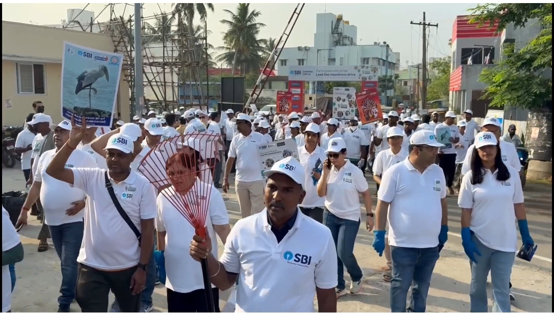 கொரட்டூர் ஏரியில் 500 கிலோவுக்கும் மேல் குப்பைகள் அகற்றம் – எஸ்பிஐ அதிகாரிகள், ஊழியர்கள் தூய்மைப் பணி.