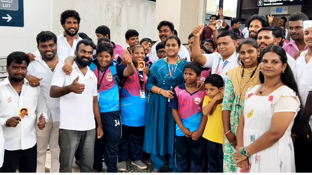 மெட்ரோ ரயிலில் பயணம் செய்து வியந்த சிறப்புப் பள்ளி மாணவர்கள்! தவெக நிர்வாகிகளின் முயற்சிக்கு பொதுமக்கள் பாராட்டு.