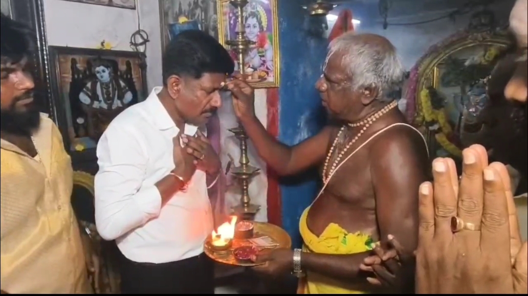 அம்பத்தூர் மங்களபுரத்தில் ஸ்ரீ வேணுகோபால் சுவாமி திருக்கல்யாண வைபவம் கோலாகலம்! எம்.எல்.ஏ. ஜி. பாலமுருகன் சாமி தரிசனம்.