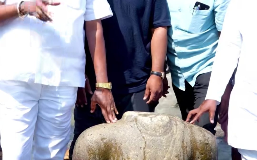 தேனி எல்லைப்பட்டி ஆற்றங்கரையில் பழமையான புத்தர் சிலைகள்? தொல்லியல் துறை ஆய்வு நடத்தக் கோரிக்கை!