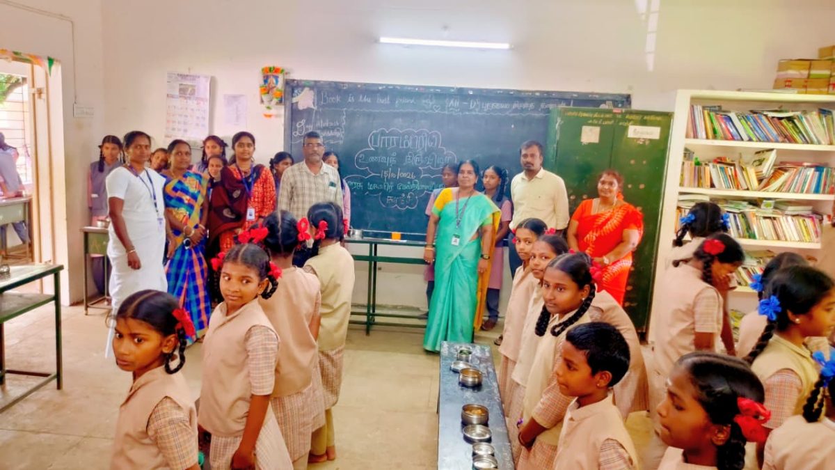 காஞ்சி அரசு மகளிர் மேல்நிலைப் பள்ளியில் பாரம்பரிய உணவுத் திருவிழா! 50-க்கும் மேற்பட்ட மாணவிகள் பங்கேற்பு.