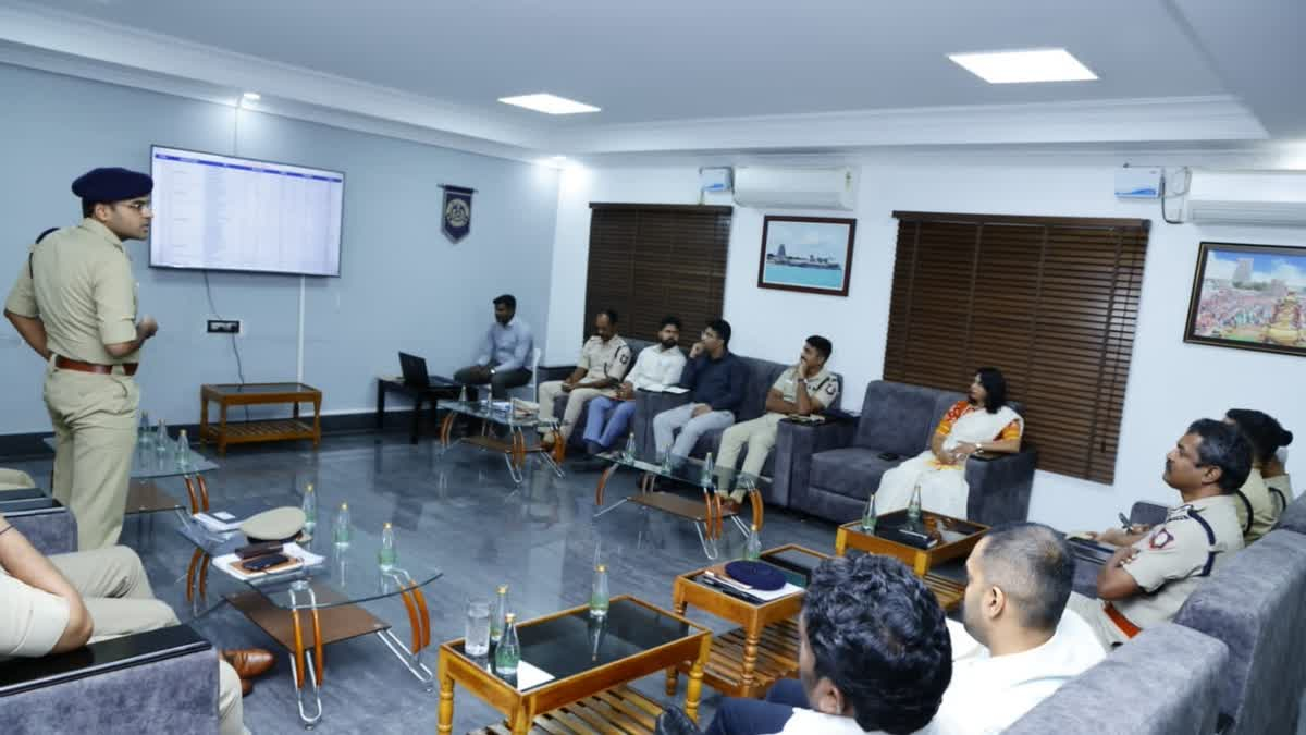 தேவர் ஜெயந்தி விழா பாதுகாப்பு ஏற்பாடுகள்! கூடுதல் டிஜிபி அன்பு தலைமையில் ஆலோசனைக் கூட்டம்!