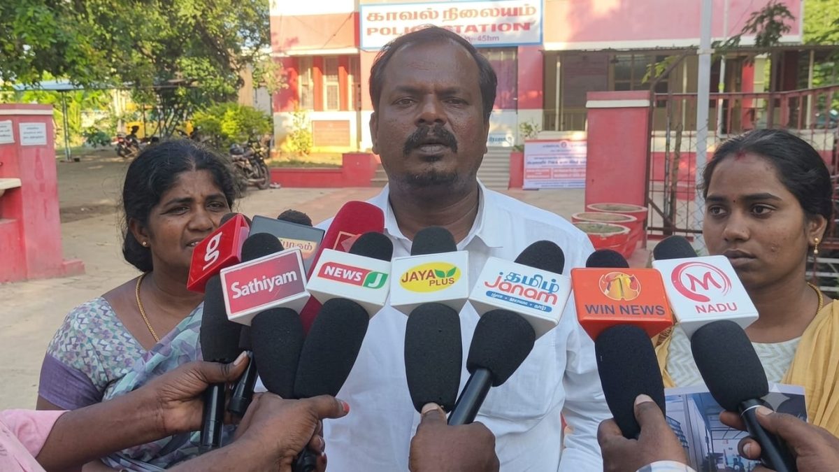 கன்றுக்குட்டியை வீட்டின் முன்பு புதைத்த விவகாரம்: காரிமங்கலம் எஸ்.எஸ்.ஐ மீது மனித உரிமை அமைப்பு நிர்வாகி புகார்.