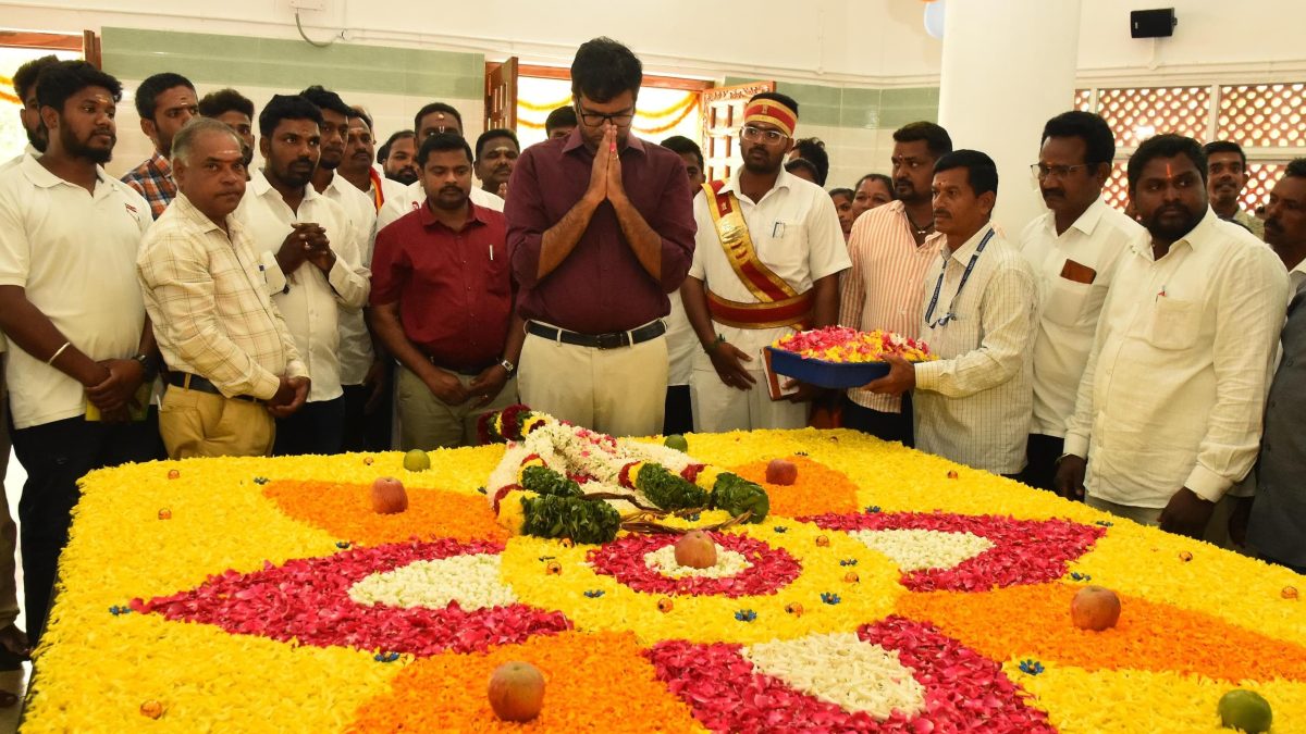 தியாகி சுப்பிரமணிய சிவாவின் 143-வது பிறந்த நாள்: பாப்பாரப்பட்டி நினைவிடத்தில் ஆட்சியர் மலர் தூவி மரியாதை.