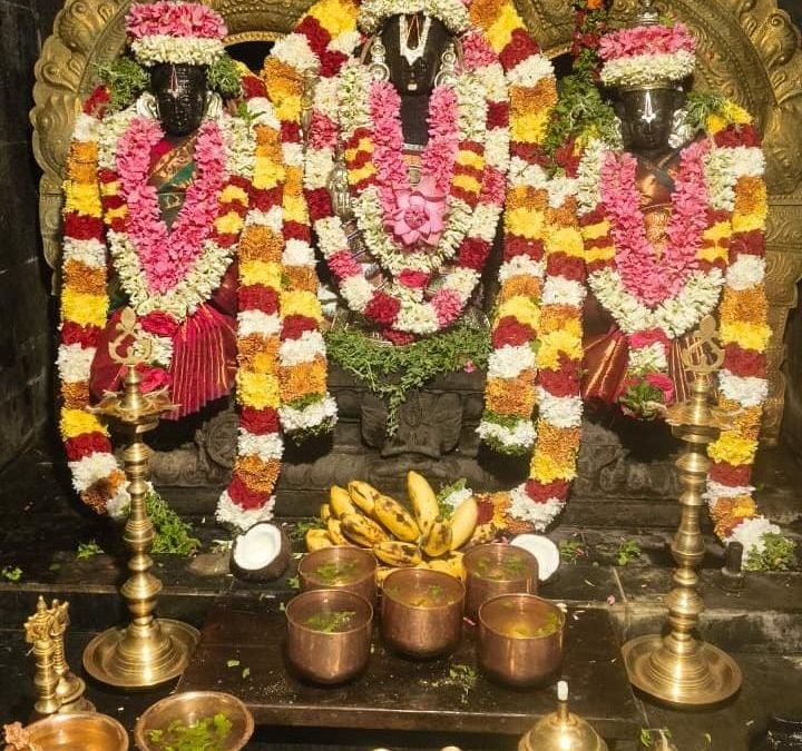 பாலக்கோடு: புரட்டாசி சனிக்கிழமை சிறப்பு வழிபாடு: கரிவரதராஜ பெருமாள் கோவிலில் குவிந்த பக்தர்கள்!