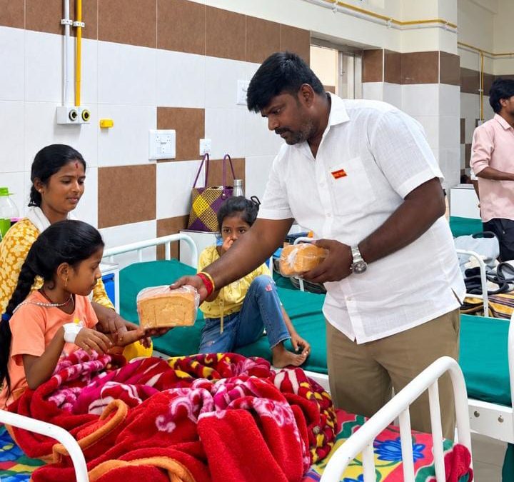 தேன்கனிக்கோட்டையில் 2 ஆண்டுகளாகத் தொடரும் த.வெ.க.வின் மனிதநேய நற்பணி!