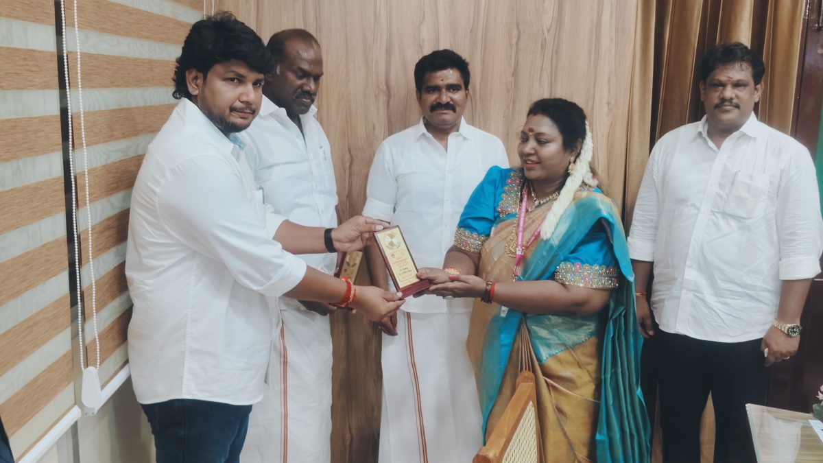 மதுரை மீனாட்சி அரசு மகளிர் கல்லூரியில் 50-வது பட்டமளிப்பு விழா! அமைச்சர் சி.டி.ஆர். நிர்மல் குமார் பட்டங்களை வழங்கினார்.