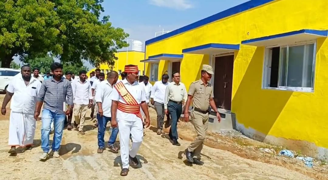 திருப்பத்தூரில் ரூ.15 கோடியில் நவீன மாவட்ட விளையாட்டு அரங்கம்! கட்டுமானப் பணிகளை ஆட்சியர் ஆய்வு.