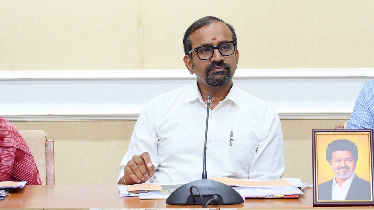 அத்தியாவசியப் பொருட்களின் விலை உயர்வைக் கட்டுப்படுத்த நடவடிக்கை! அமைச்சர் வெங்கடரமணன் தலைமையில் ஆய்வுக் கூட்டம்.