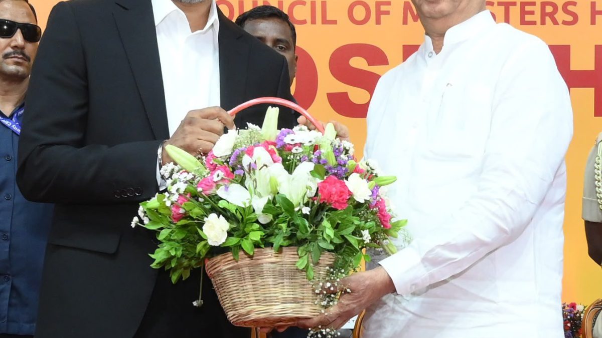 தமிழக ஆளுநர் ராஜேந்திர விஸ்வநாத் அர்லேகருக்கு முதல்வர் விஜய் வாழ்த்து!