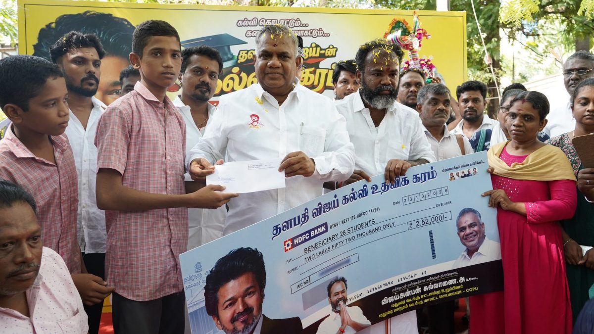 மதுரையில் 28 ஏழை மாணவர்களுக்கு ரூ.2.52 லட்சம் கல்வி உதவித்தொகை!