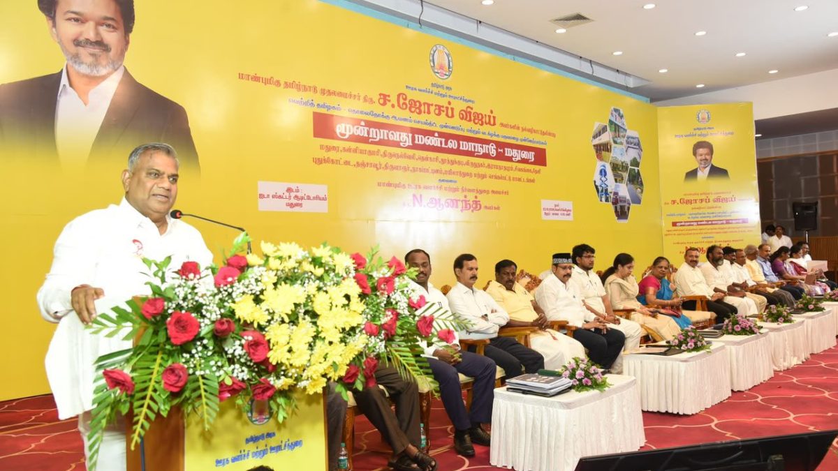 மதுரையில் “வெற்றித் தமிழகம் – தொலைநோக்கு ஆவணம்” மற்றும் வடகிழக்குப் பருவமழை முன்னேற்பாடுகள் குறித்து அமைச்சர் என். ஆனந்த் ஆய்வு!