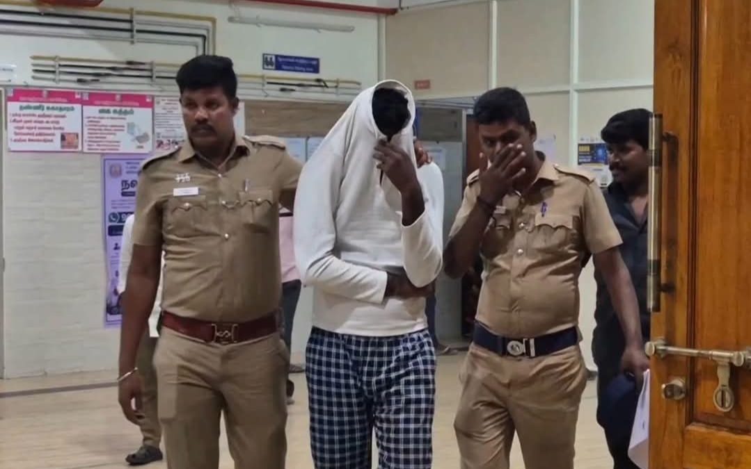 வாணியம்பாடியில் போலி மருத்துவர் புகார்: மருத்துவமனை நிர்வாகத்தினர் 4 பேர் மீது வழக்குப்பதிவு.
