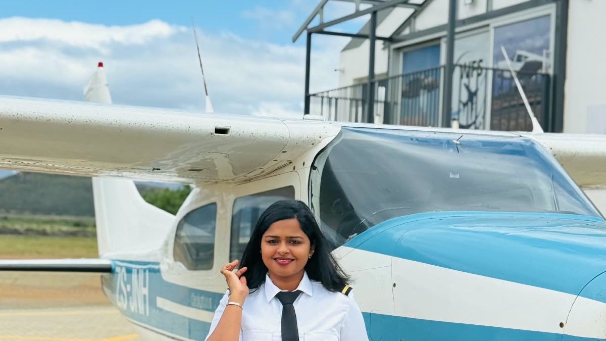கடன் வாங்கி தென்னாப்பிரிக்கா சென்ற இளம்பெண்! 10 வயது கனவை நனவாக்கிய பூந்துறை கரிஷ்மா!