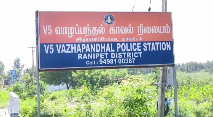 கலவை அருகே ஆற்று மணல் கடத்தல்! மாட்டு வண்டிகள் பறிமுதல்; மூன்று பேர் கைது!