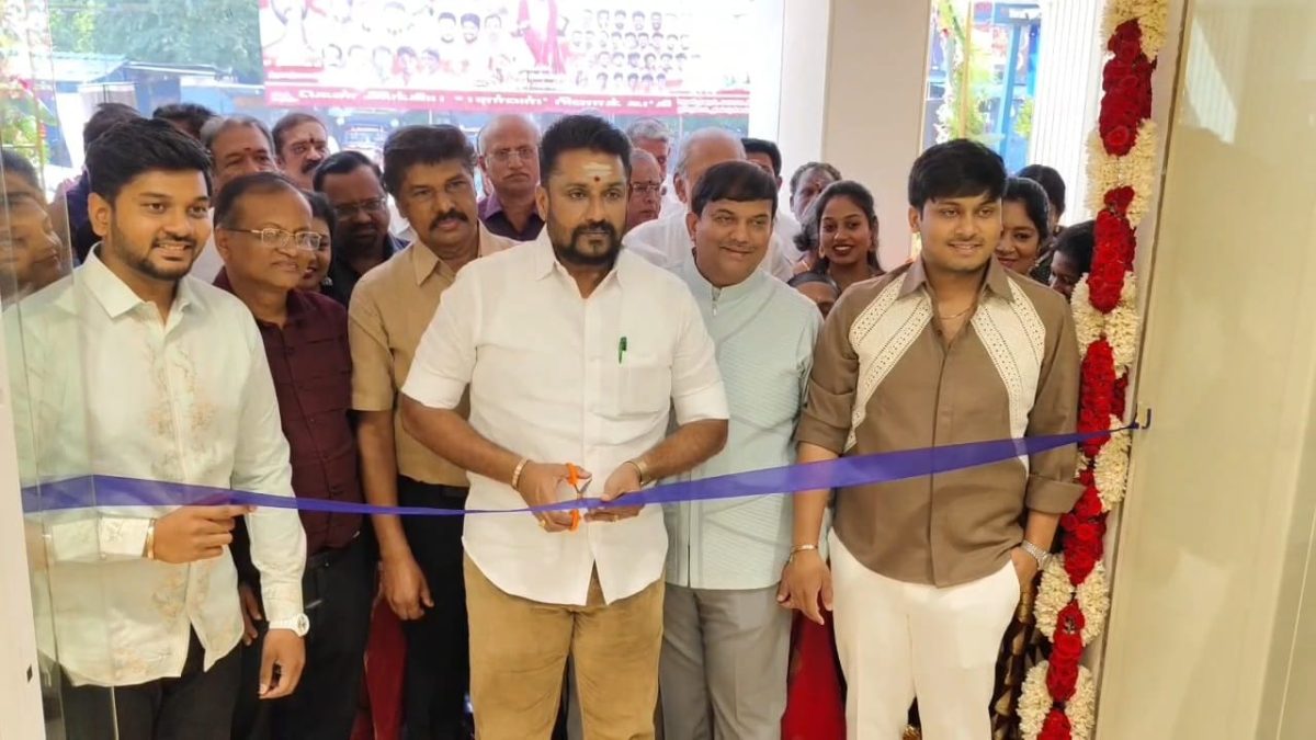 பழனியில் OVJ ஒரிஜினல் வாசவி ஜூவல்லரி புதிய கிளை திறப்பு! 108 வேல் நகைத் தொகுப்புகள் அறிமுகம்!