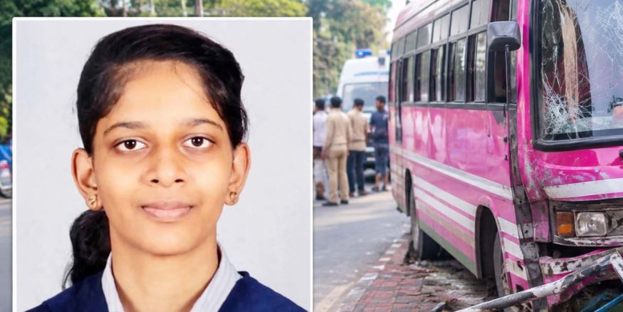 கோட்டயத்தில் நடைபாதைக்குள் புகுந்த தனியார் பேருந்து! சிகிச்சை பலனின்றி 18 வயது இளம்பெண் உயிரிழப்பு.