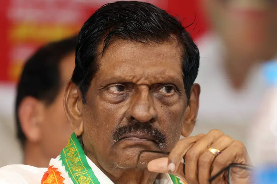 முதல்வர் வி.டி. சதீசனை சந்திக்கிறார் மோன்ஸ் ஜோசப்.