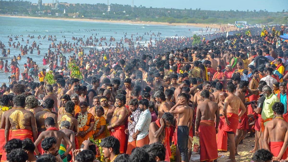 குலசேகரன்பட்டினம் தசரா திருவிழா: ரூ.100 விரைவு தரிசனம் ரத்து! அனைத்து பக்தர்களுக்கும் ஒரே நடைமுறை.