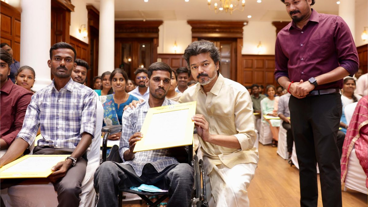 69 பேருக்கு அரசு வேலை! உதவி வேளாண்மை, தோட்டக்கலை அலுவலர்களுக்கு பணி நியமன ஆணைகள் வழங்கிய முதல்வர் விஜய்.