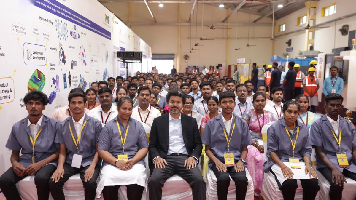 ஐடிஐ மாணவர்களுக்கு ரூ.25,000 பரிசு; 673 பேருக்கு அரசு பணி ஆணை!
